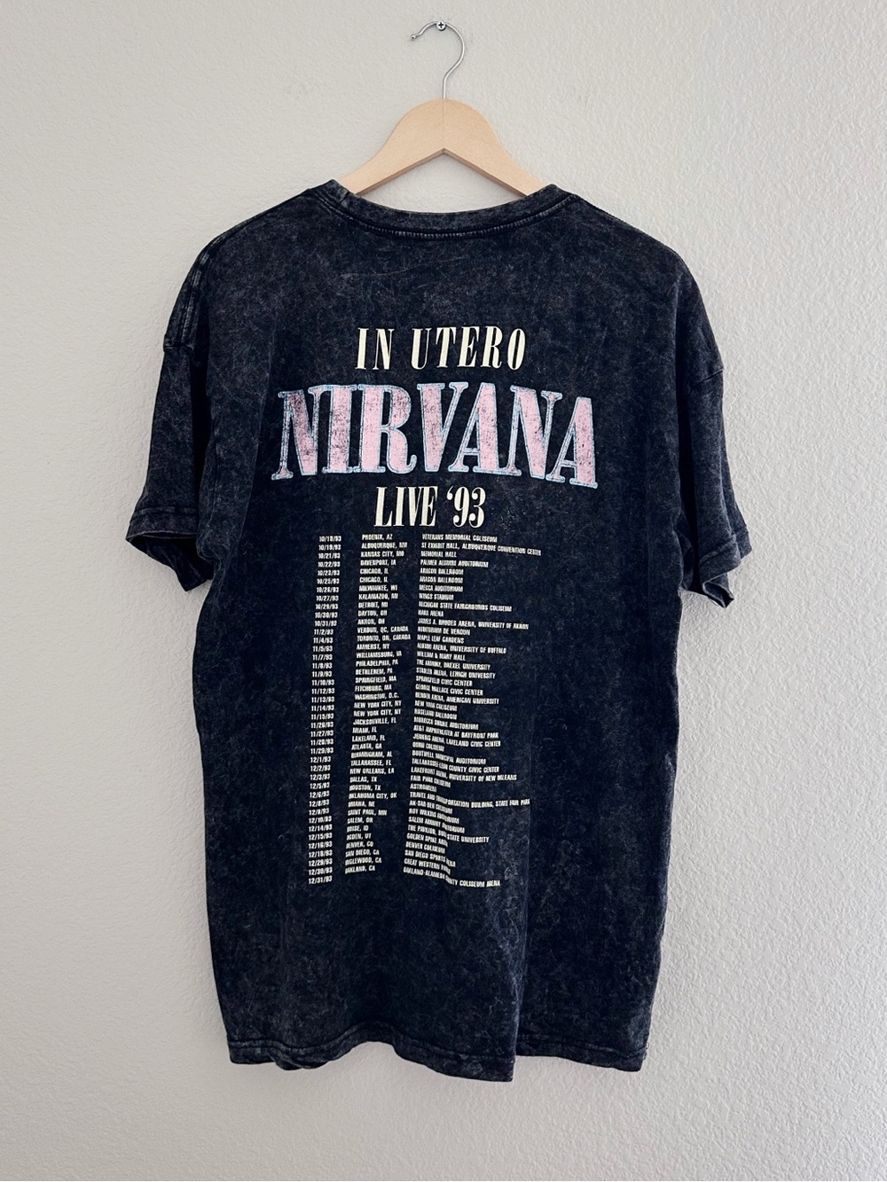 NEW Nirvana In Utero Live 93’ Graphic Band Tee - Picture 5 of 6